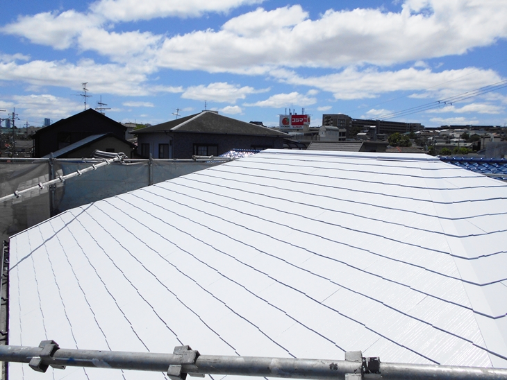 屋根材の表面温度を抑え省エネ＆節電‼